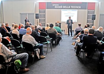 CBE spiega le batterie e i sistemi fotovoltaici