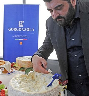 Cannavacciuolo, ambasciatore nel mondo delle qualità del Gorgonzola dop
