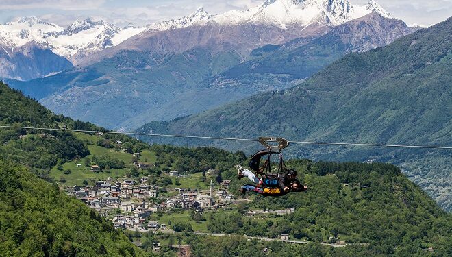 Fly Emotion nel verde del panorama alpino della Valtellina