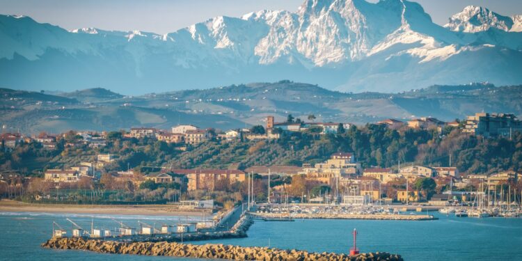 “Riviera del Gigante”: 60 km di costa della provincia teramana in Abruzzo
