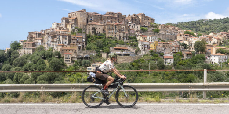 Autunno in bicicletta lungo le ciclovie da Oscar tra natura, cultura e sapori genuini