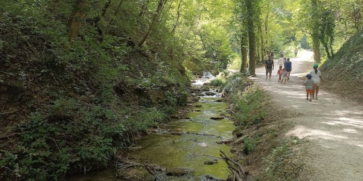 Pieve Torina e il Percorso delle acque, una vacanza con vista sui monti marchigiani