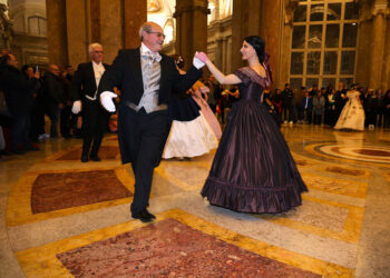 Reggia di Caserta: il 20 dicembre apertura serale con Gran Ballo a Corte