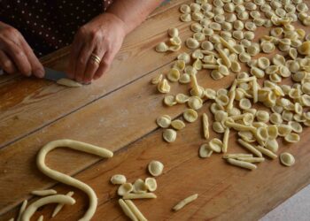Orecchiette nelle ‘nchiosce: a Grottaglie (TA) l’11 e 12 agosto l’evento dedicato all’orecchietta pugliese