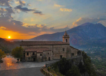 Santuario Maria SS. di Pietrasanta di notte