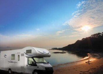 Spiaggia-tramonto-camper