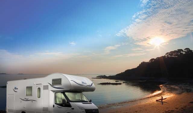 Spiaggia-tramonto-camper