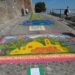 Tappeti di fiori per le vie