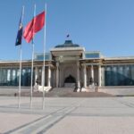 UB Parlamento e Gengis Khan