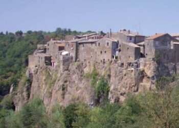 Calcata e la Valle del Treja