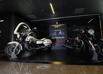 Moto Guzzi California aeroporti