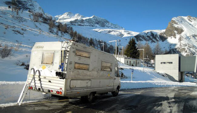 Sulla neve in camper con Blurent