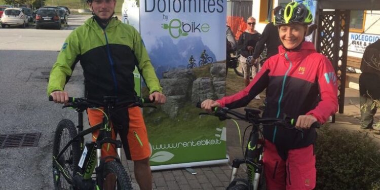 In E-Bike tra le Dolomiti e i pascoli del formaggio Piave DOP