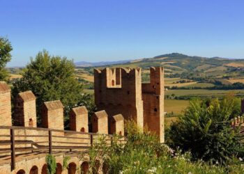 Fuga in camper per San Valentino: alla scoperta di 5 borghi tra i più belli d’Italia