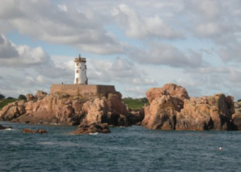 Faro di Saint Michel a Port Clos in Bretagna