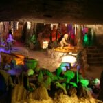 Figure scolpite nel sale della mniera