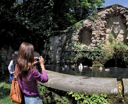 Fontana nel giardino del Palazzo dei Principi di Carpegna