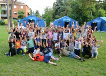 foto di gruppo con tutti i partecipanti