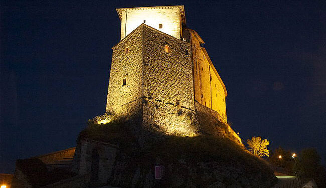 Frontone (PU) - Mercatino di Natale all'interno del Castello medievale
