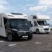 I tirocinanti di Hobby scambiano il tavolo da lavoro con le tavole da windsurf