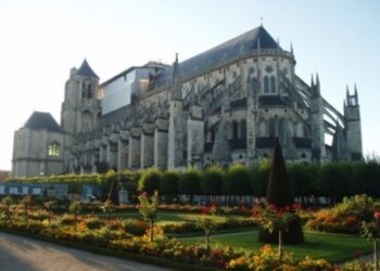 La maestosa cattedrale di Bourges