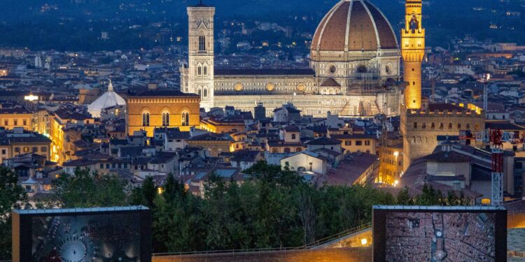 “Bellezza oltre il limite”: a Firenze una mostra che rende omaggio al fascino della Toscana