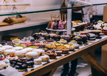 L’Anello di Monaco e la Torta Helvetia: il gusto della tradizione mantovana