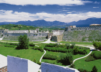 21 Maggio : “Pirati alla Rocca” – Avventure in costume per bimbi e ragazzi a Lonato del Garda