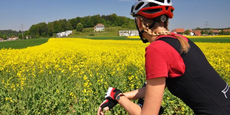 Vacanze attive, slow e in libertà: in bicicletta con FIAB