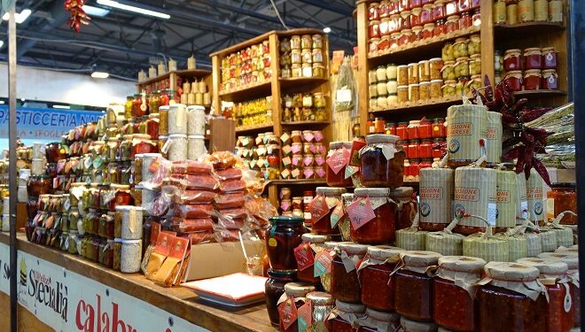 Il Caffè di Farro, il folclore degli sbandieratori e i consigli per l’EXPO