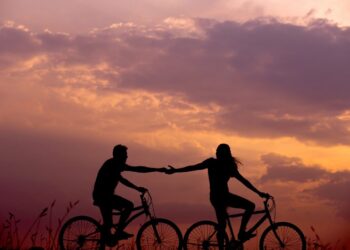 Boom di turisti in sella in Romagna: i benefici di una vacanza in bicicletta