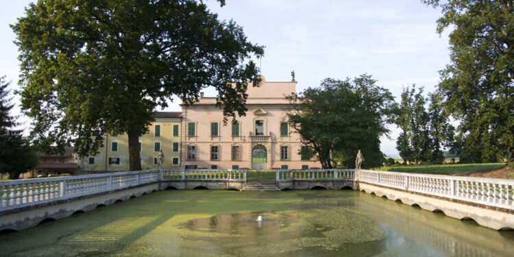 Villa Caramello, facciata