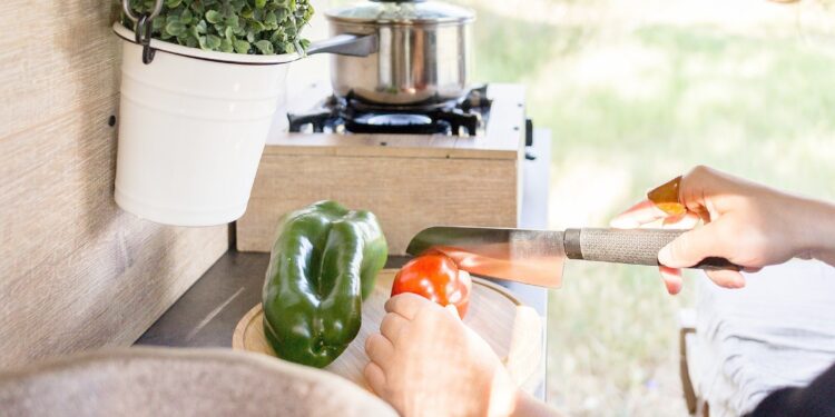 Chef on the road: 8 ricette per camperisti ai fornelli